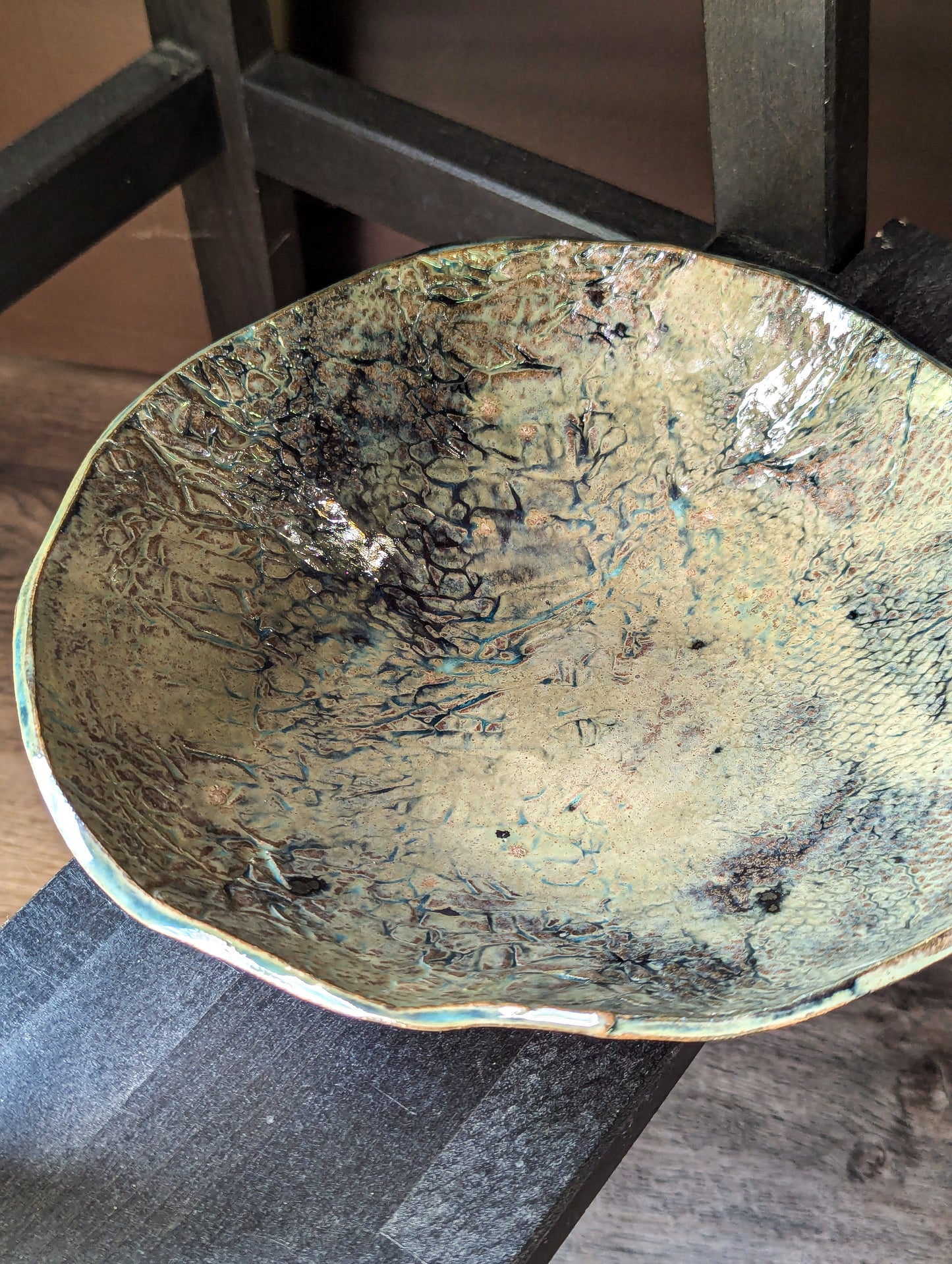 Snakeskin dinner bowls