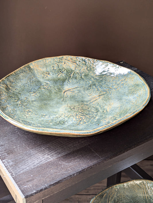 Snakeskin dinner bowls